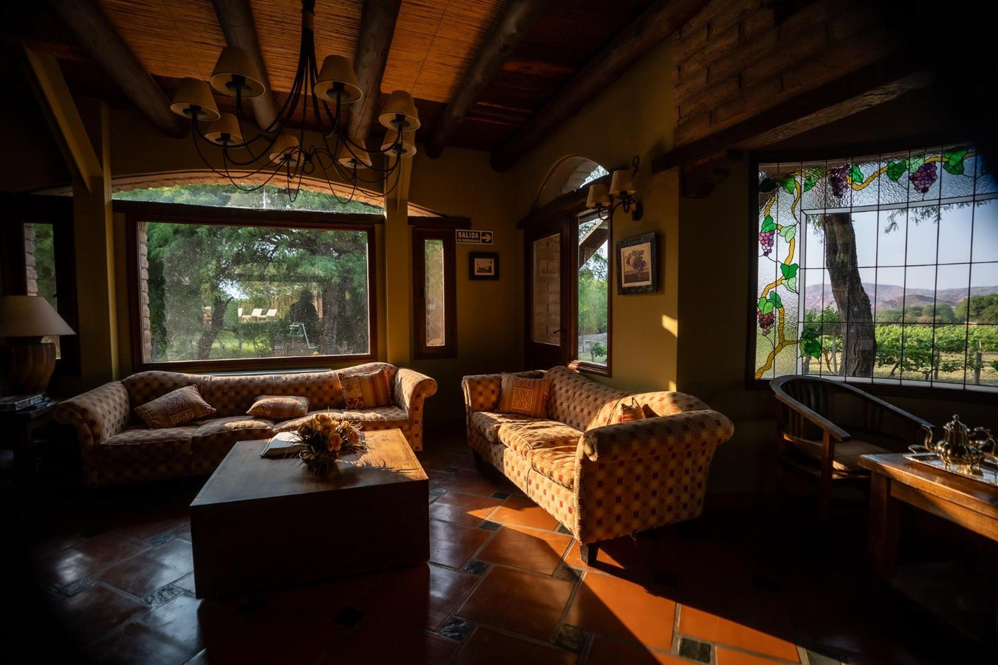 La Casa De La Bodega - Wine Boutique Hotel Кафаяте Екстериор снимка